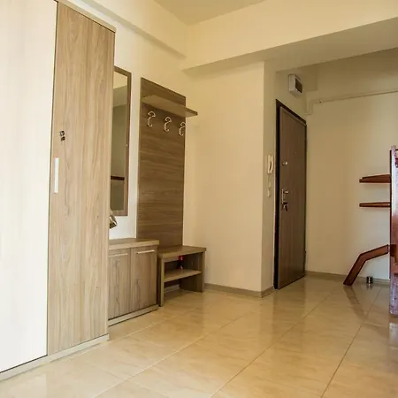 Bella Vista Summerland * Mamaia