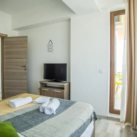 Apartment Bella Vista Summerland Mamaia