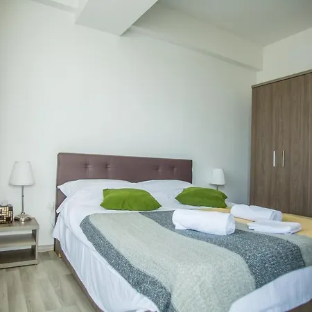Bella Vista Summerland Mamaia