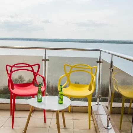 Bella Vista Summerland * Mamaia