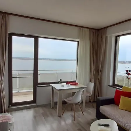 Bella Vista Summerland * Mamaia